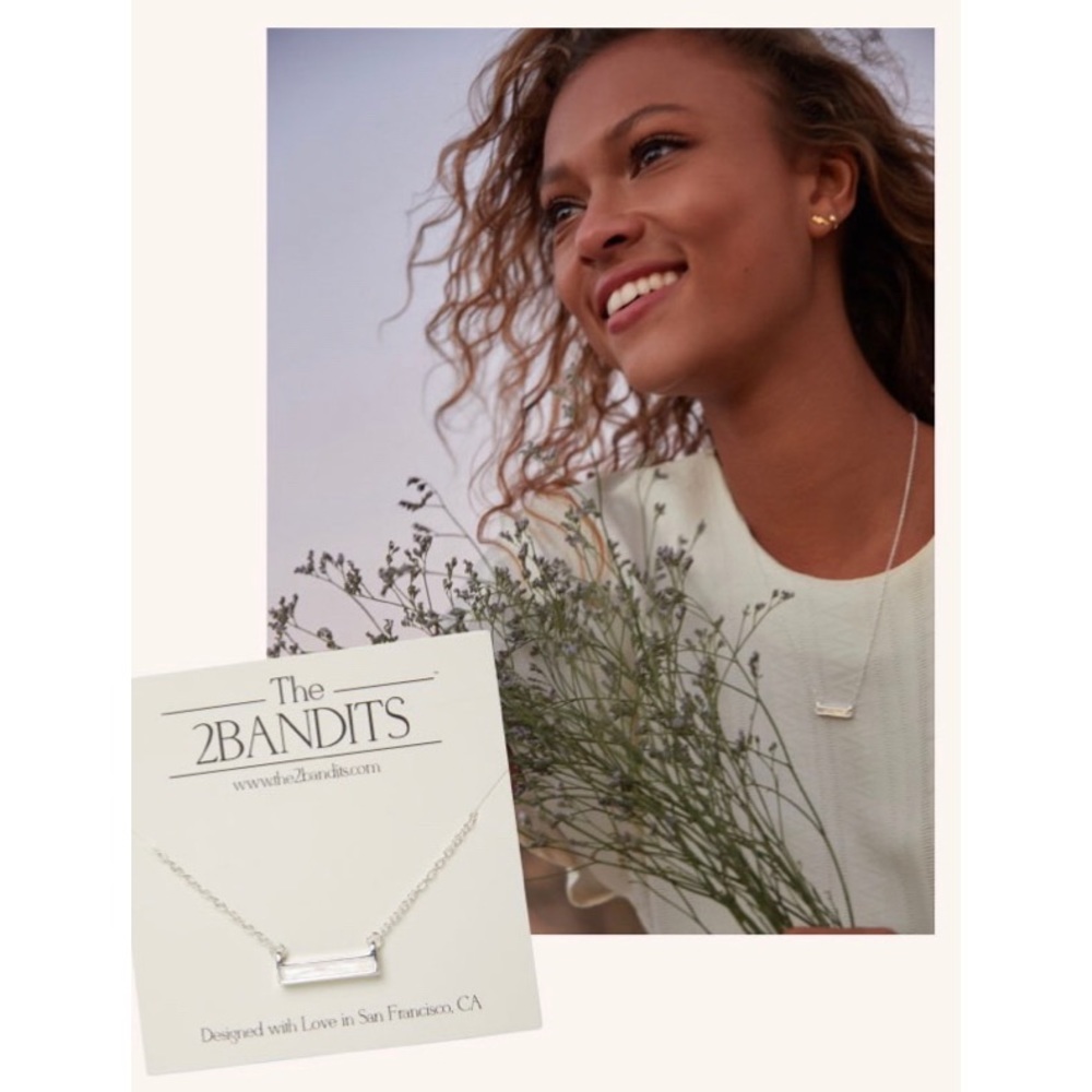 The 2BANDITS Opal Bar Necklace